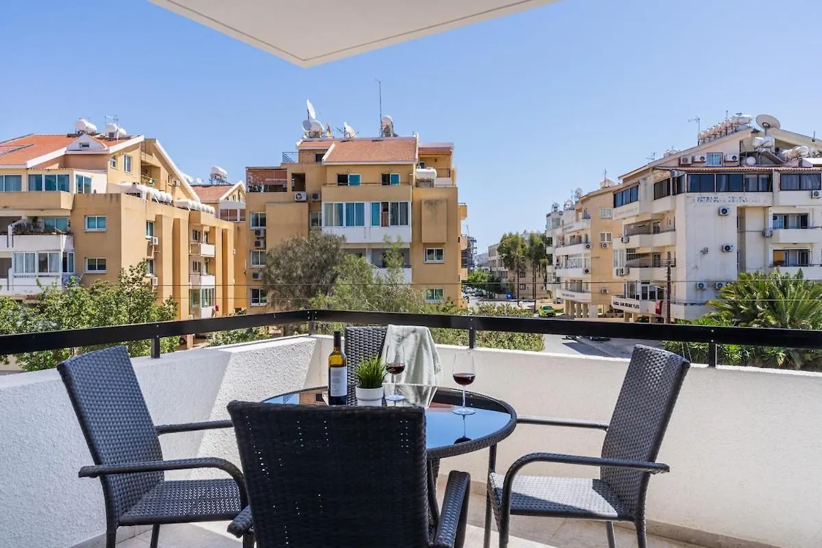 Mackenzie Beach Apartment Larnaca 0*,  Chipre