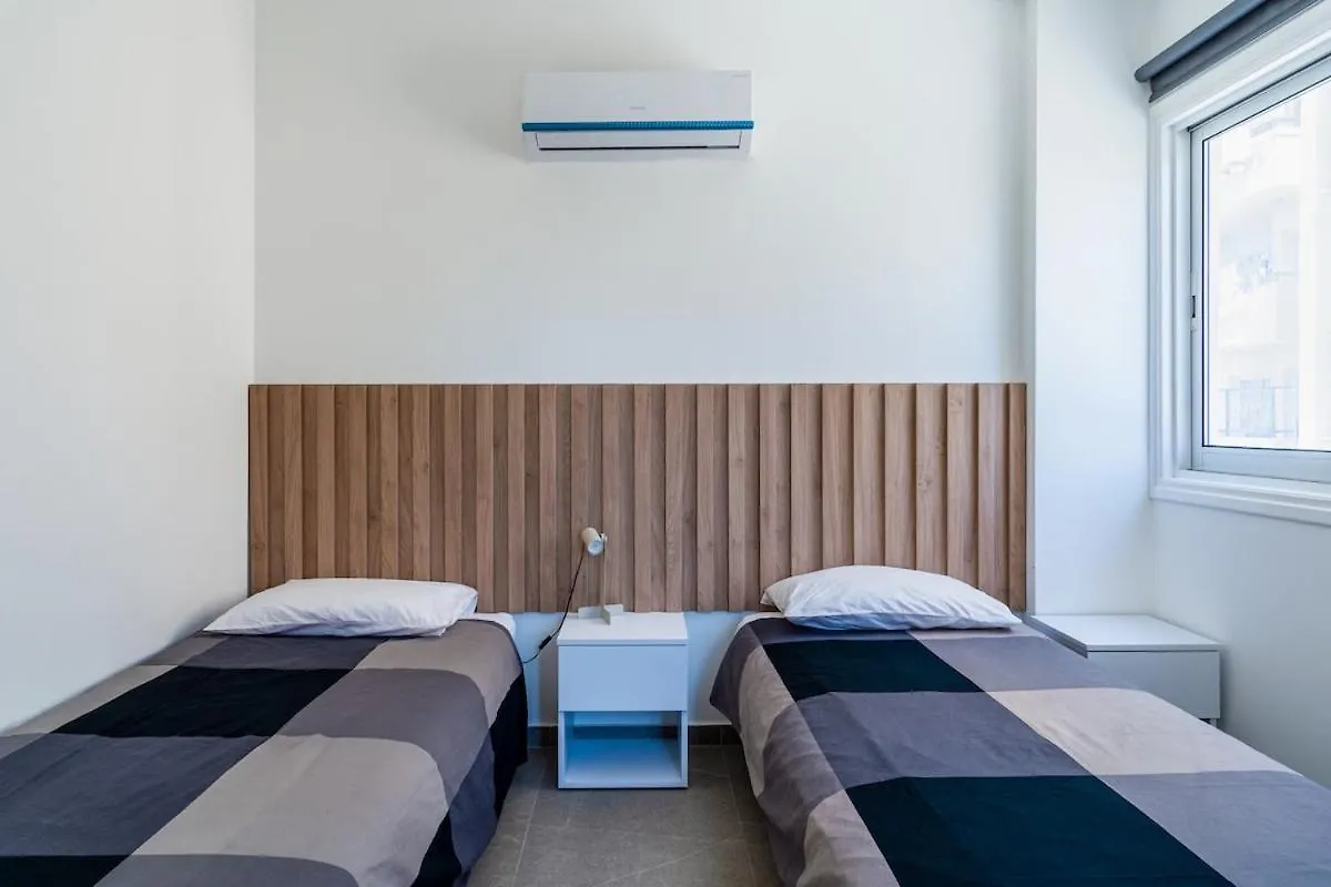 Mackenzie Beach Apartment Larnaca
